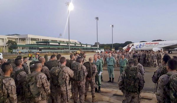 El contingente partió ayer desde el aeropuerto de Jerez de la Frontera.