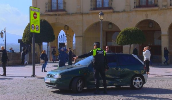 Imagen de la Plaza de España en las primeras horas de regulación del tráfico.