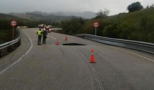 Desde hoy solo se puede acceder a la capital hispalense por Grazalema