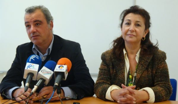 Rafael Lara, Delegado de Contratación y Mª José Martín de Haro, Delegada de Obras y Urbanismo.