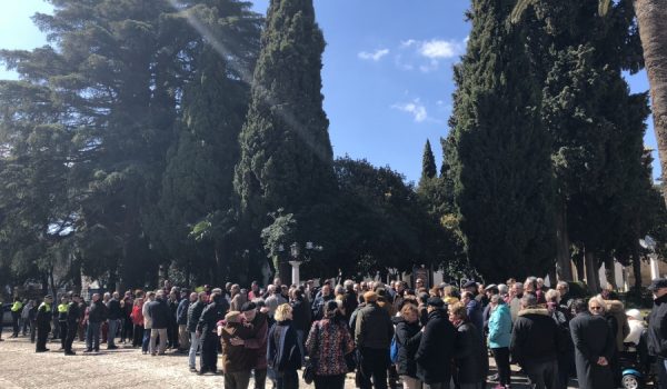 Imagen de la concentración ante el Ayuntamiento de Ronda