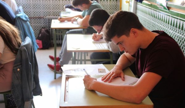 Un alumno de bachillerato, ante el examen de inglés