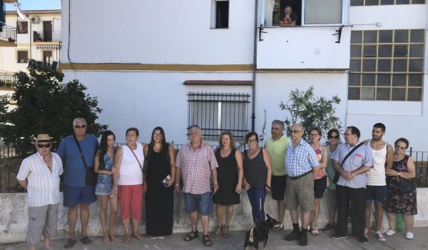 Los vecinos del barrio de San Cristóbal sostienen que las palmeras han sido retiradas sin previo aviso