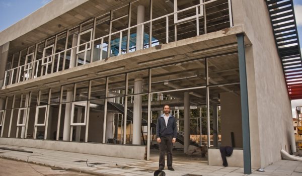 Daniel Harillo visitó ayer el edificio neotecnológico.