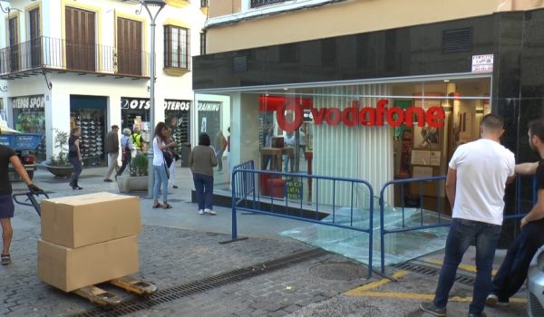 La Policía Local ha acordonado la zona y la Policía Nacional investiga el robo