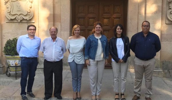 De izquierda a derecha, David Verdú, Rafael Cañestro, Mª José Sánchez, Teresa Valdenebro, Emilia Garrido y José Luis Gamarro