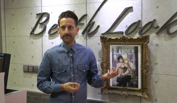 Berth Lara es propietario del Centro de Estilismo Berth Look Hair y activista por los derechos de la comunidad LGTBIQ