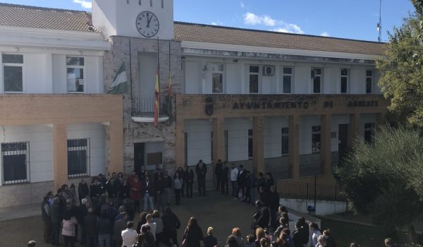 Concentración en la vecina localidad de Arriate para despedir a Manuel y Rafa