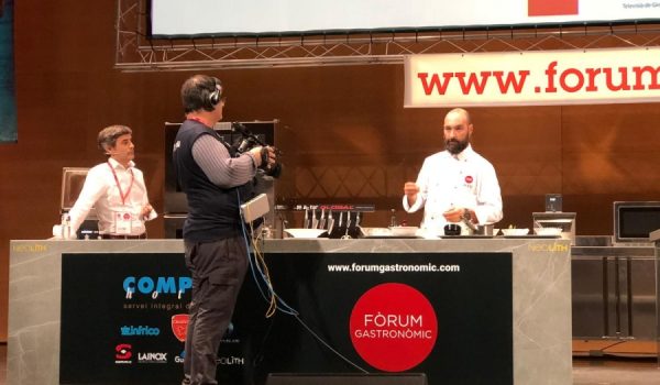 La cocina de Bardal se define por sus productos autóctonos como la vaca pajuna, el conejo de monte o la mantequilla de cabra payoya.