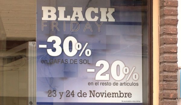 Cada año es habitual que las ofertas del "Black Friday se extiendan durante la semana para atraer el consumo.
