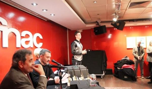 El escritor rondeño fue galardonado con el segundo premio a Mejor Novela en categoría fantástica en los Premios Atlantis por su novela "El Ojo de Berrinchals. Las Elegidas".