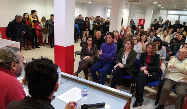 El exconcejal José María Jiménez, quien se vio obligado a dimitir por su implicación en el Caso Boda, presidió la mesa de la asamblea.