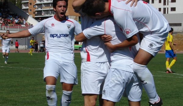 El C.D. Ronda sumó un valioso punto en una de las salidas más complicadas de la temporada.