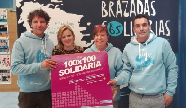 En la foto Christian Jongeneel, coordinador de la Fundación Vicente Ferrer en Málaga, junto a la delegada de Deportes Mª José Sánchez y los miembros de la organización Rocío Banderas y Daniel García.