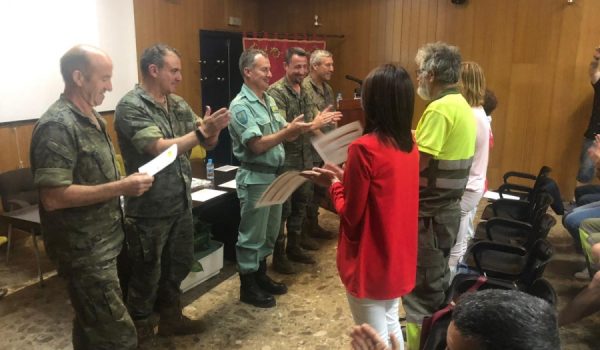 Los alumnos han obtenido sendos certificados de profesionalidad de Instalación y mantenimiento de jardines y zonas verdes y de Actividades Auxiliares en conservación y mejora de montes.