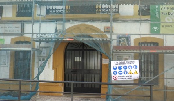 Las actuaciones supondrán una inversión que rondará los 30.000 euros según ha dado a conocer el concejal de Educación, Ángel Martínez.