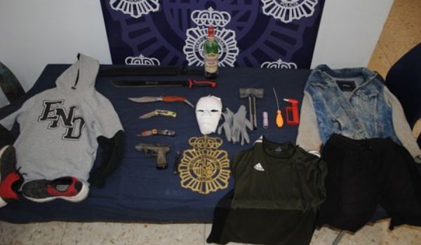 Imagen de los efectos incautados por el Cuerpo Nacional de Policía
