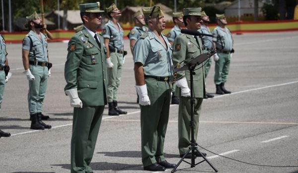 El teniente coronel Santamaría, a la derecha, ya sirvió con en nuestra ciudad en su etapa como capitán