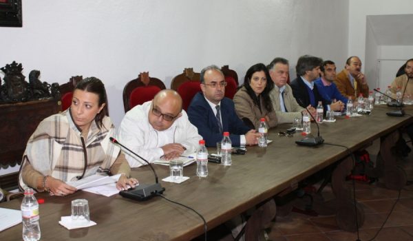 La delegación de Hacienda tiene la intención de realizar nuevas operaciones crediticias para reducir la deuda con los proveedores.