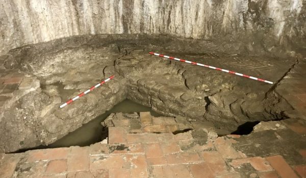 Los investigadores están desarrollando la primera de cuatro fases en las que tratarán de investigar el origen de los restos mediníes presentes en esta construcción.