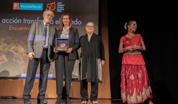 Anna Ferrer puso en valor el trabajo realizado los últimos 50 años en las zonas más pobres de la India rural.