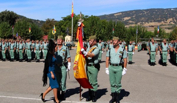 Imagen de la última jura de bandera para personal civil celebrada en el Acuartelamiento de La Legión en Ronda