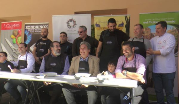 Imagen de los miembros del jurado, empresarios del sector de la restauración y la gastronomía entre otros.
