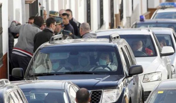 Momento de la detención en Arriate del menor acusado de asesinar a María Esther Jiménez.