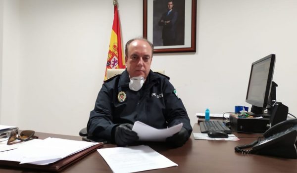 El Jefe de la Policía Local explica que los 60 agentes del Cuerpo se han organizado en cinco grupos de trabajo.