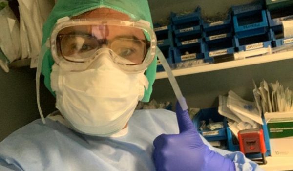 Javier García insiste en que el material de protección es muy escaso, lo que explica el alto número de contagios entre el personal sanitario.