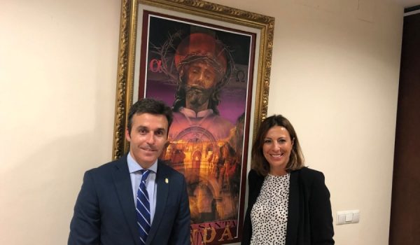 El presidente de la Agrupación de Hermandades y la alcaldesa de Ronda durante la inauguración del Centro de Interpretación de la Cultura Cofrade.