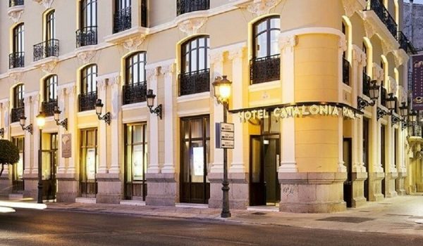 Desde Canal Charry TV difundiremos los mensajes que vayan apareciendo en las pantallas exteriores del Hotel Catalonia Ronda.