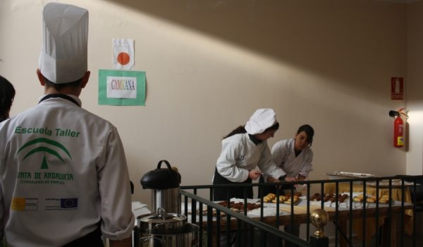 Los alumnos de cocina se preparan para el futuro de la hostelería rondeña.