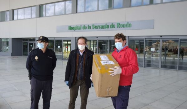 La Real Maestranza ha contribuido en más de una ocasión en el aprovisionamiento de material sanitario al Hospital de Ronda.