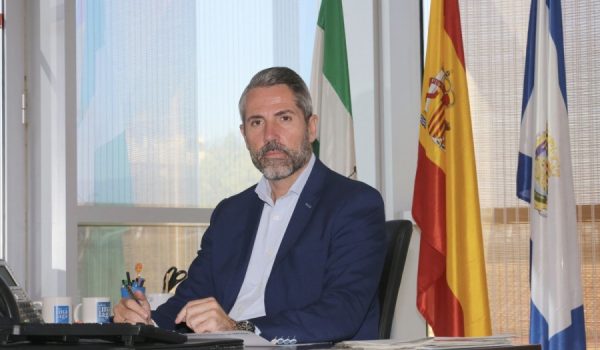 Maldonado avanza que en los próximos días la Diputación de Málaga presentará un plan de contingencia de apoyo a las familias, autónomos y PYMES.