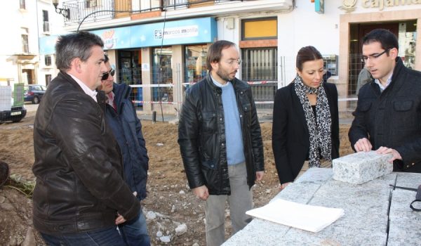 La Plaza Carmen Abela sufre obras de mejora para su renovación y peatonalización.