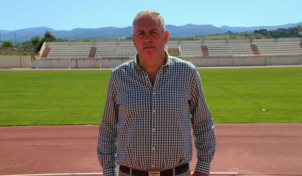 Mirasol ha informado sobre las últimas reparaciones que dos de los técnicos del Área de Deportes han llevado a cabo en las pistas.