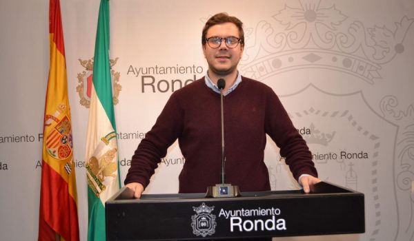 Martínez explica que el encuentro se produjo en un espacio abierto de 120 metros cuadrados, en un ambiente reducido, y a menos de 24 horas de que la provincia de Málaga pasara a Fase 2