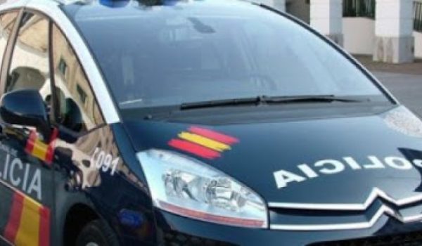 Los agentes pudieron corroborar que, aprovechando la confianza de los ancianos, la pareja les estafó hasta 6.000 euros.