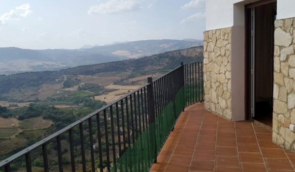 Holiday Homes Ronda cuenta con apartamentos turísticos en el casco histórico y en la zona aledaña al Puente Nuevo.