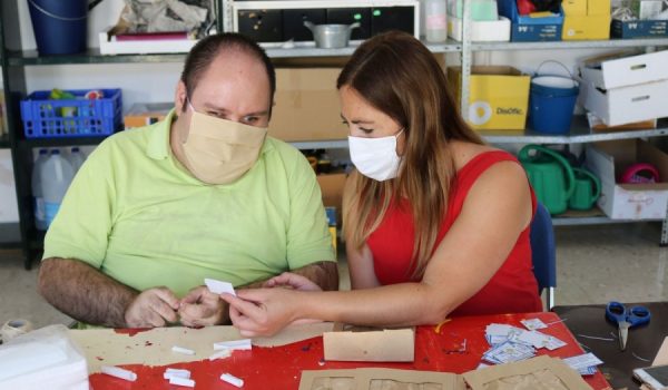En las últimas semanas las personas con discapacidad intelectual han continuado trabajando en el aprendizaje de habilidades sociales desde sus domicilios y barrios.