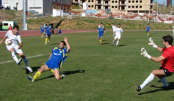 Chikini se despidió marcando ante el Comarca de Níjar, aunque no fue suficiente para puntuar.