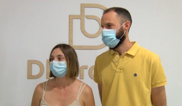 Andrés y Paula regresaron a España a finales de 2019 en busca de oportunidades laborales y finalmente abrirán su propia clínica de fisioterapia a inicios de agosto.