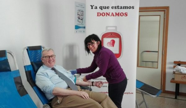 Hace un año Vadillo, que cuenta con una amplia experiencia, fue cesado por la Consejería de Sanidad de Castilla y León cómo director gerente del Hospital Clínico Universitario de Valladolid y del Hospital de Medina del Campo.
