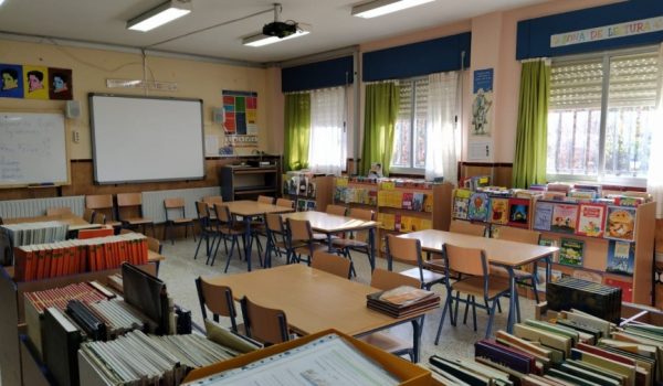 Inmaculada Peralta acumula más de una década al frente del equipo que trabaja en la biblioteca del CEIP Virgen de la Cabeza.