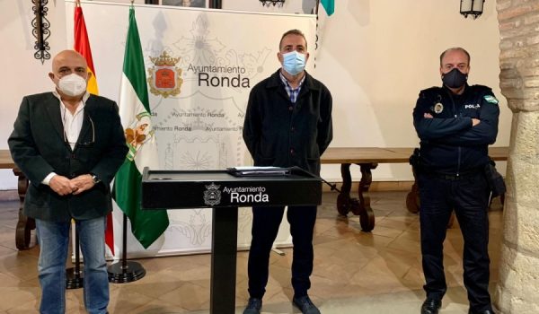 De los 57 agentes que componen el Cuerpo de la Policía Local, tan solo 26 permanecen activos en estos momentos.