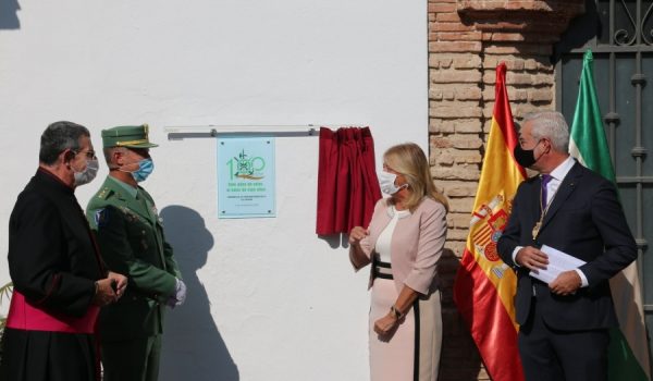 De izquierda a derecha: Monseñor José Antonio Sánchez Herrera; el coronel jefe del 4º Tercio, Francisco García-Almenta; la alcaldesa de Marbella, Ángeles Muñoz y el Hermano Mayor de la Hermandad del Nazareno de Marbella, Juan Pedro Pérez