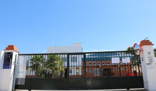 La directora del Centro de Día con Terapia Ocupacional, Remedios Barea, ha explicado que “la profesional se encuentra bien, puesto que es asintomática” y ha añadido que “justo en el momento que se ha detectado el caso, se ha procedido al cierre”.
