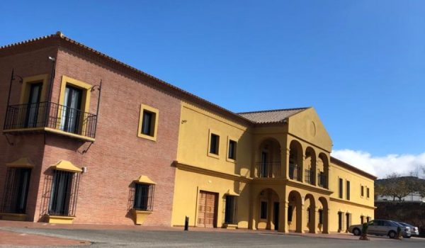Las plazas son financiadas al 75% con la pensión del usuario mientras que la cantidad restante la aporta la Junta de Andalucía.