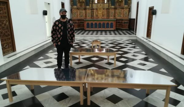 La obra del rondeño es una composición electroacústica cuadrafónica, madera y espejo vinílico.